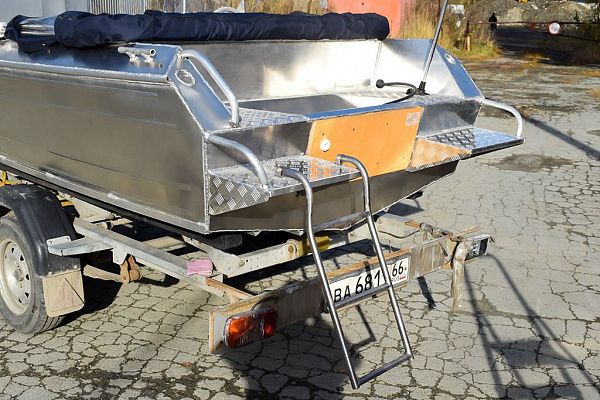 Алюминиевый катер Виза Алюмакс 435