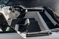 Катер Phoenix 560