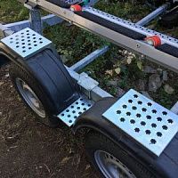 Подножка на крыло для лодочного прицепа V2 Практик