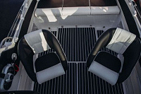 Катер Phoenix 560