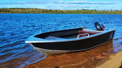 Аллюминиевая лодка Триера 420 румпель